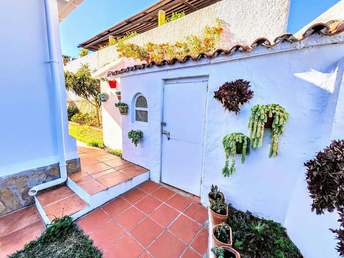 4 Bed Townhouse for sale in Benalmadena Costa Costa Del Sol, Málaga, Spain