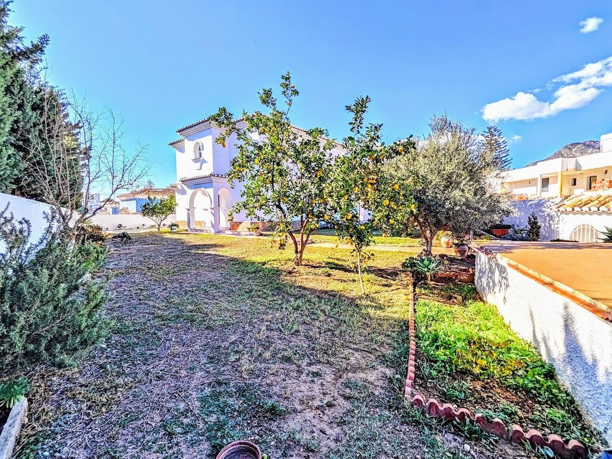 4 Bed Townhouse for sale in Benalmadena Costa Costa Del Sol, Málaga, Spain