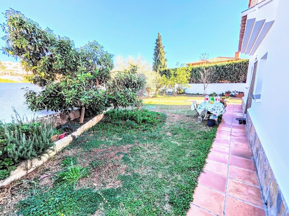 4 Bed Townhouse for sale in Benalmadena Costa Costa Del Sol, Málaga, Spain