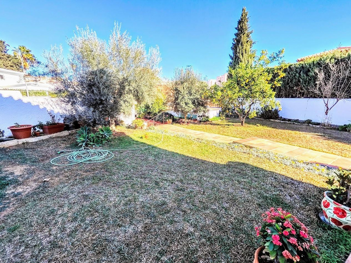 4 Bed Townhouse for sale in Benalmadena Costa Costa Del Sol, Málaga, Spain