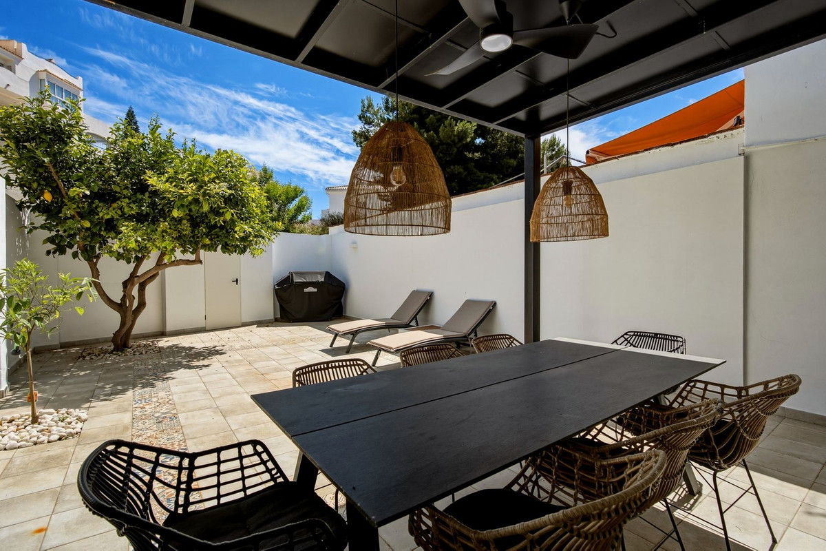 Se vende Adosada de 5 dormitorios en Costa Del Sol, Málaga, España
