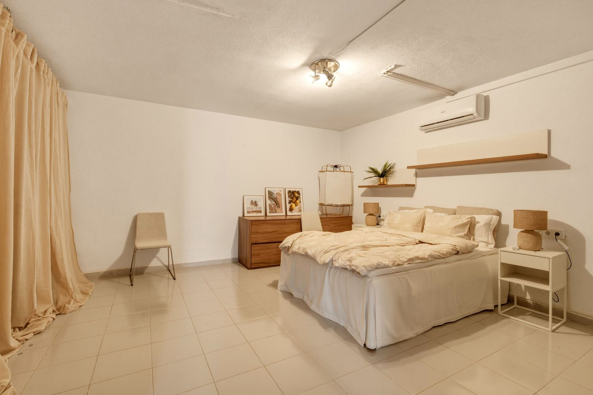 Se vende Adosada de 5 dormitorios en Costa Del Sol, Málaga, España