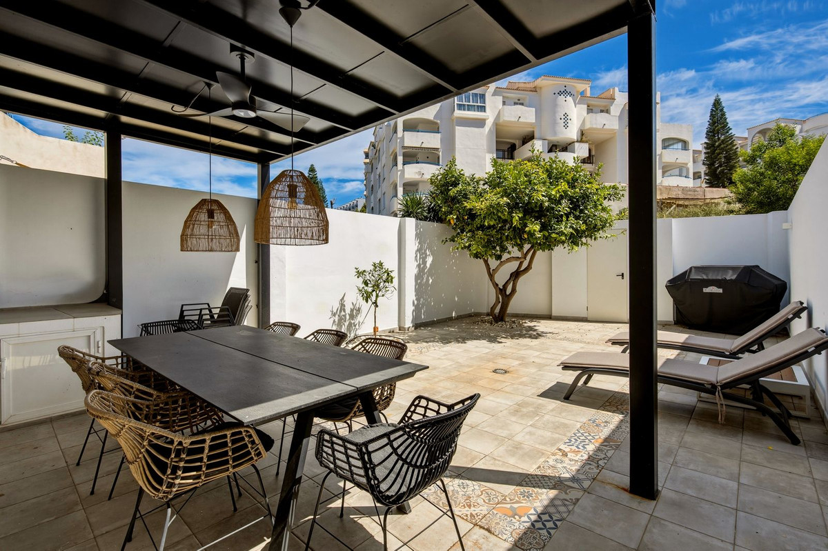 Se vende Adosada de 5 dormitorios en Costa Del Sol, Málaga, España