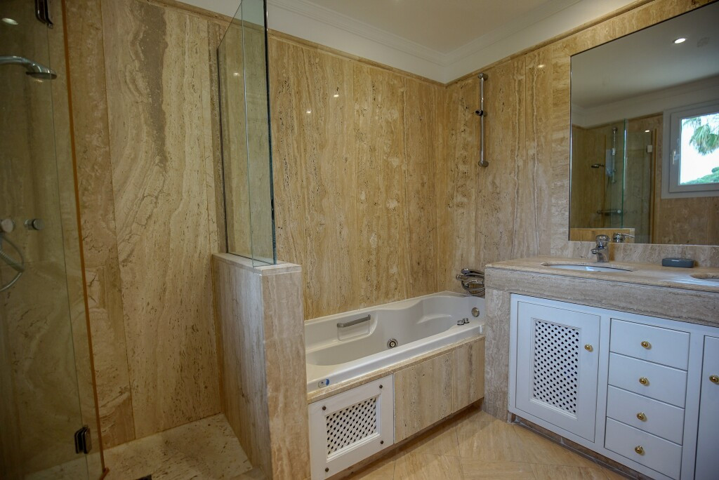 3 Bed Apartment for sale in Casares Playa Costa Del Sol, Málaga, Spain