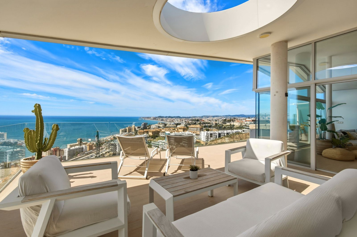 4 Bed Apartment for sale in Fuengirola Costa Del Sol, Málaga, Spain