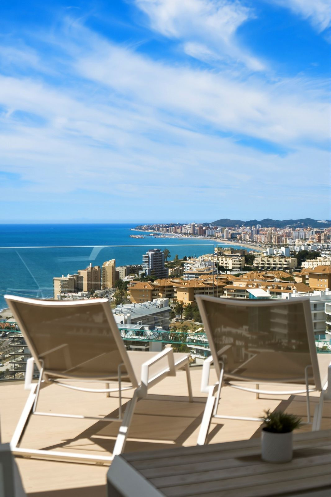 4 Bed Apartment for sale in Fuengirola Costa Del Sol, Málaga, Spain