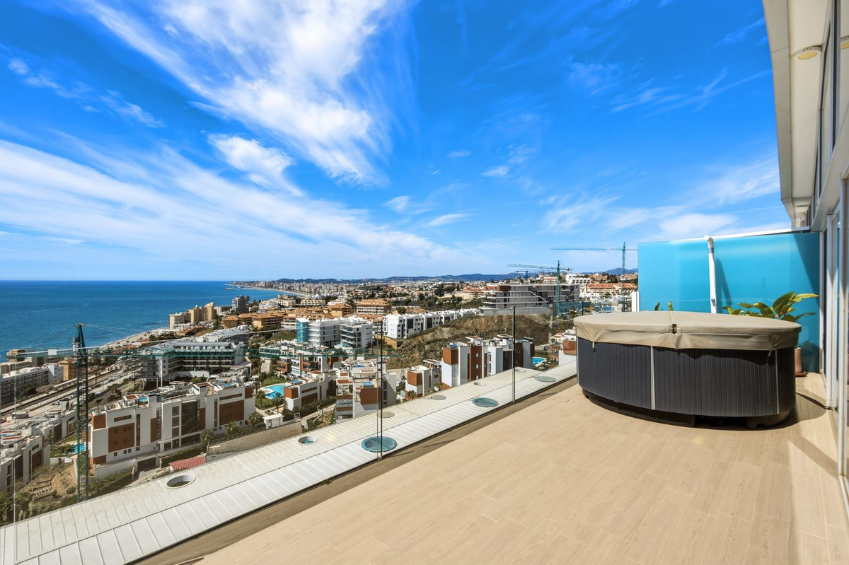 4 Bed Apartment for sale in Fuengirola Costa Del Sol, Málaga, Spain
