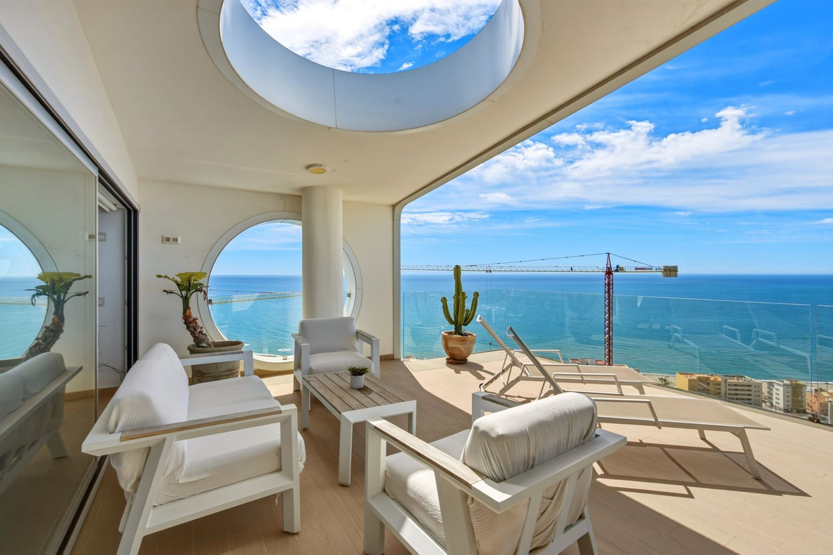 4 Bed Apartment for sale in Fuengirola Costa Del Sol, Málaga, Spain