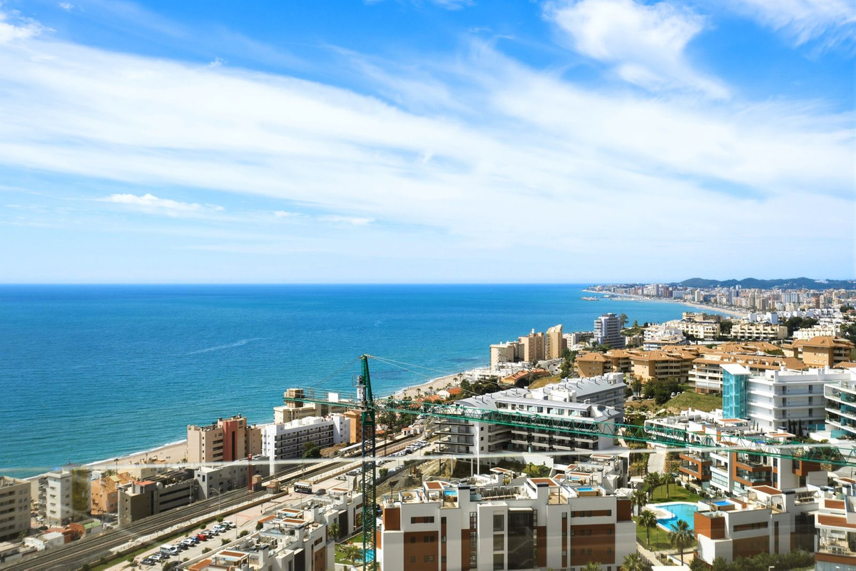 4 Bed Apartment for sale in Fuengirola Costa Del Sol, Málaga, Spain