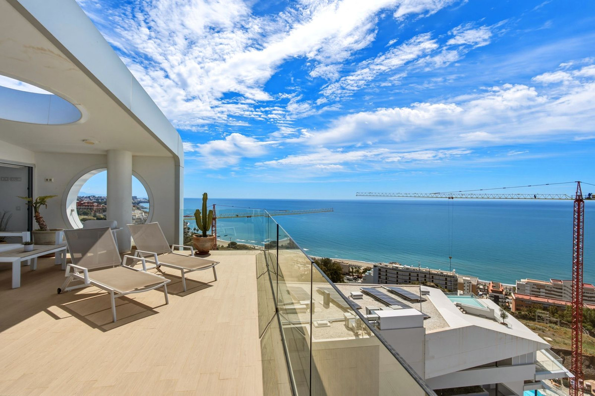 4 Bed Apartment for sale in Fuengirola Costa Del Sol, Málaga, Spain