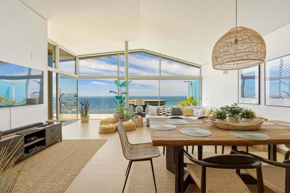 4 Bed Apartment for sale in Fuengirola Costa Del Sol, Málaga, Spain