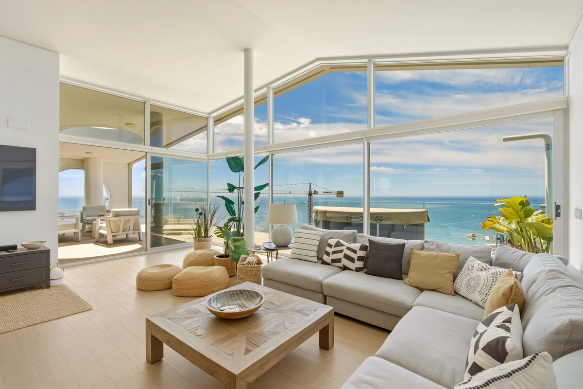 4 Bed Apartment for sale in Fuengirola Costa Del Sol, Málaga, Spain