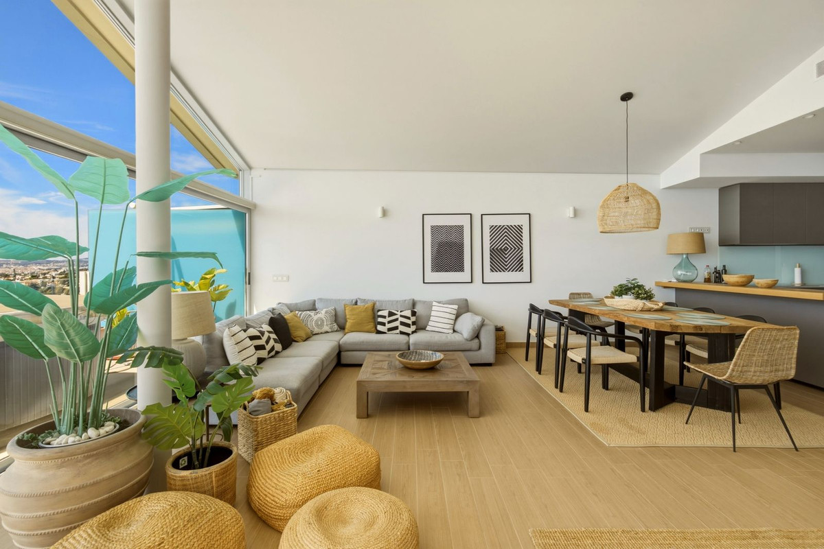 4 Bed Apartment for sale in Fuengirola Costa Del Sol, Málaga, Spain