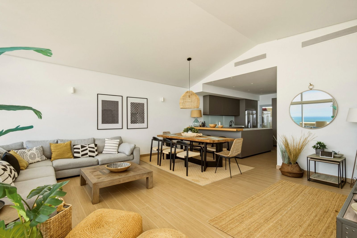 4 Bed Apartment for sale in Fuengirola Costa Del Sol, Málaga, Spain