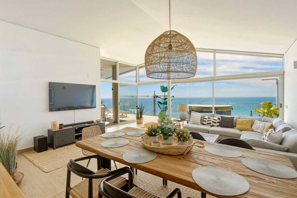 4 Bed Apartment for sale in Fuengirola Costa Del Sol, Málaga, Spain