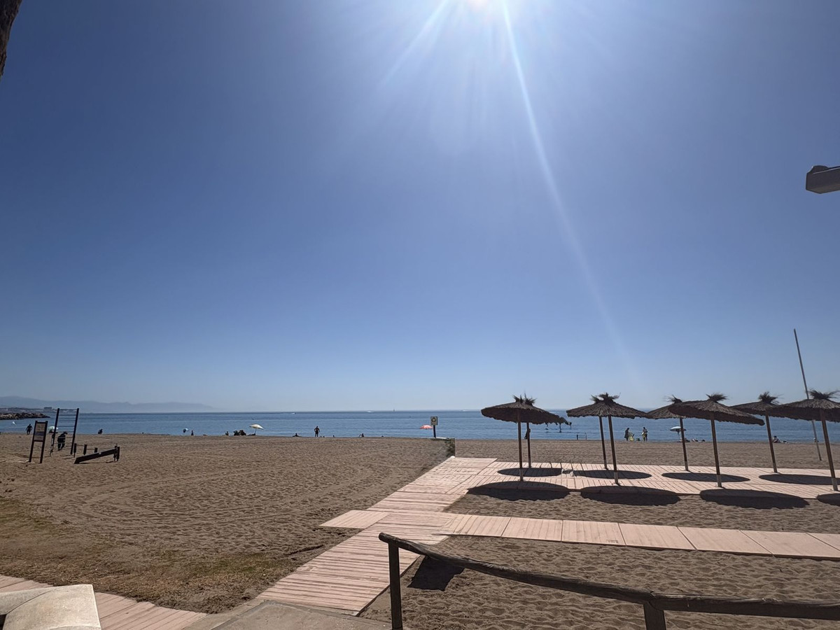 2 Bed Apartment for sale in Fuengirola Costa Del Sol, Málaga, Spain