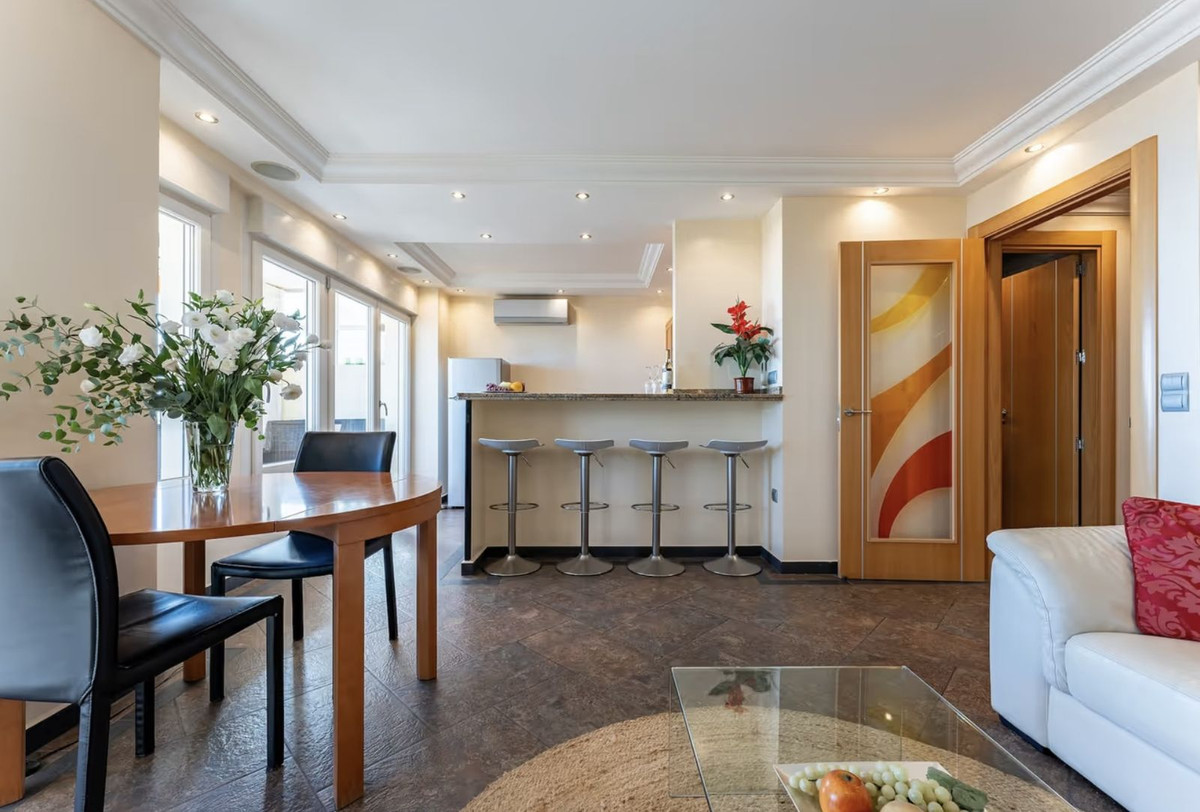 2 Bed Apartment for sale in Fuengirola Costa Del Sol, Málaga, Spain