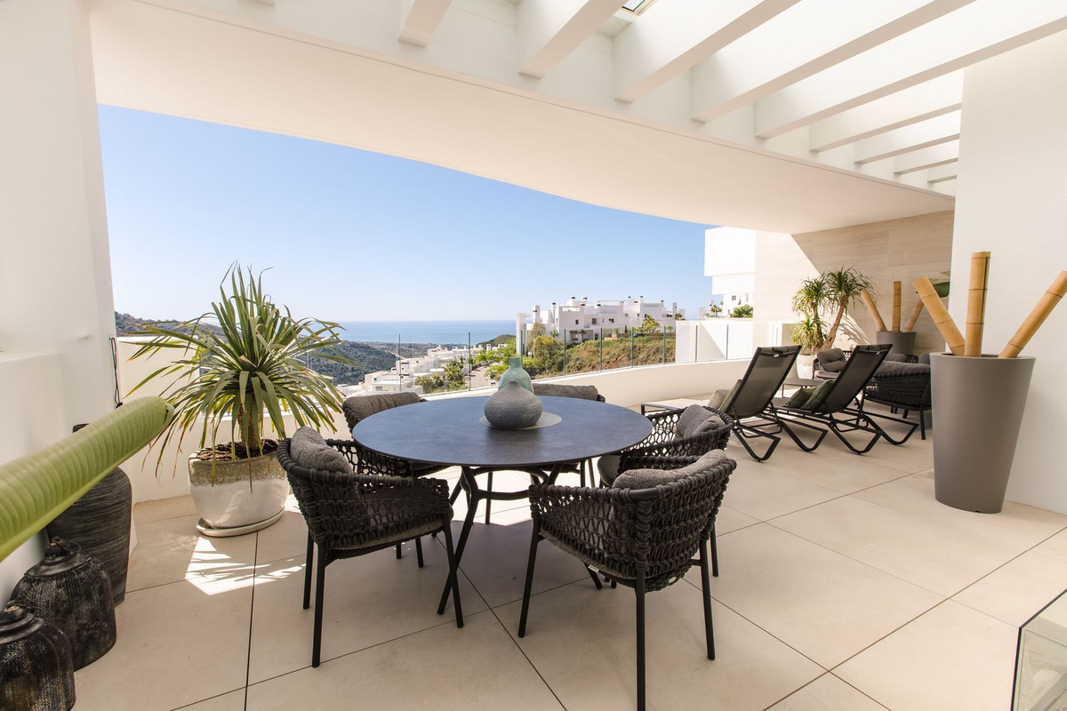 3 Bed Apartment for sale in Marbella Costa Del Sol, Málaga, Spain