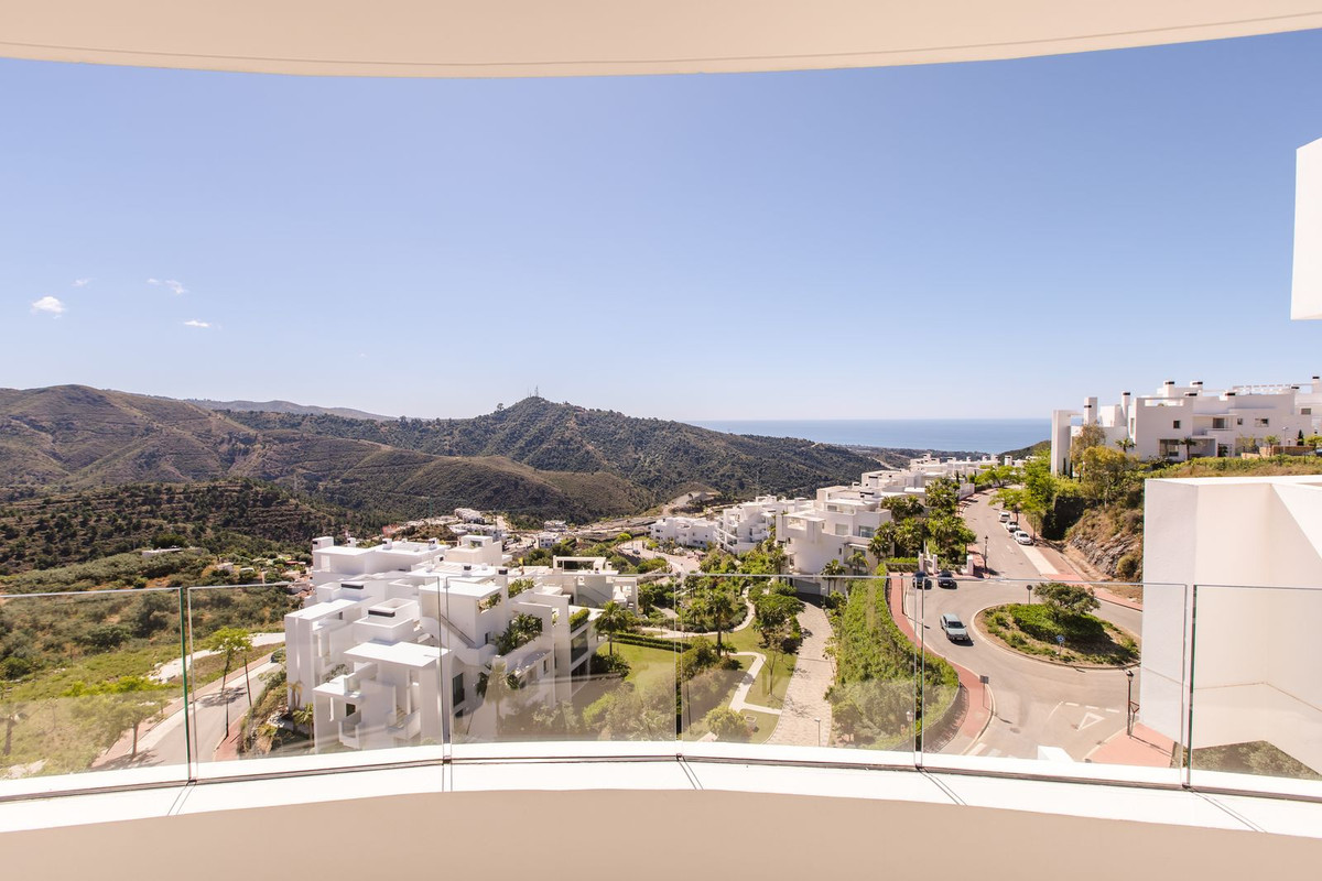3 Bed Apartment for sale in Marbella Costa Del Sol, Málaga, Spain