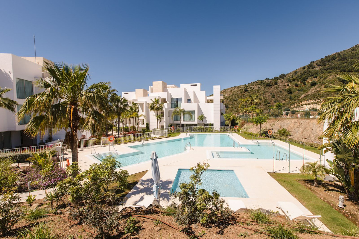 3 Bed Apartment for sale in Marbella Costa Del Sol, Málaga, Spain
