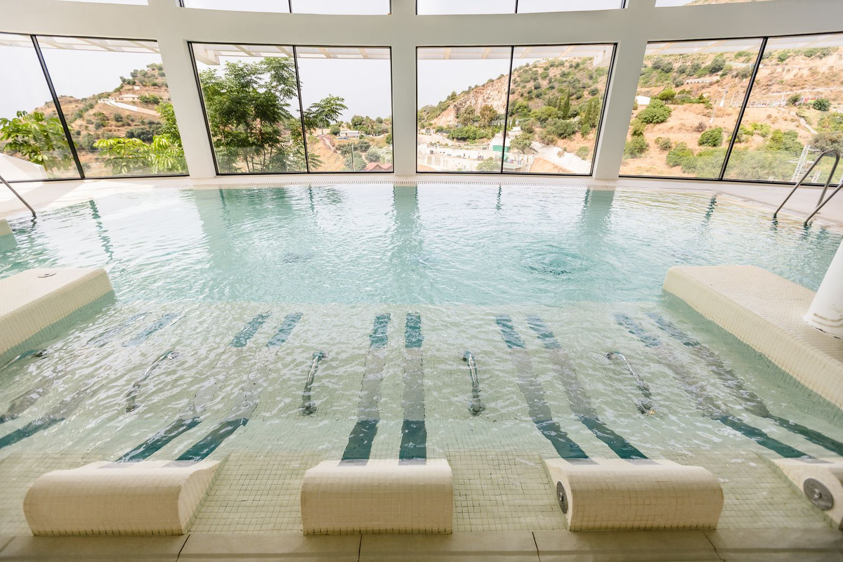 3 Bed Apartment for sale in Marbella Costa Del Sol, Málaga, Spain