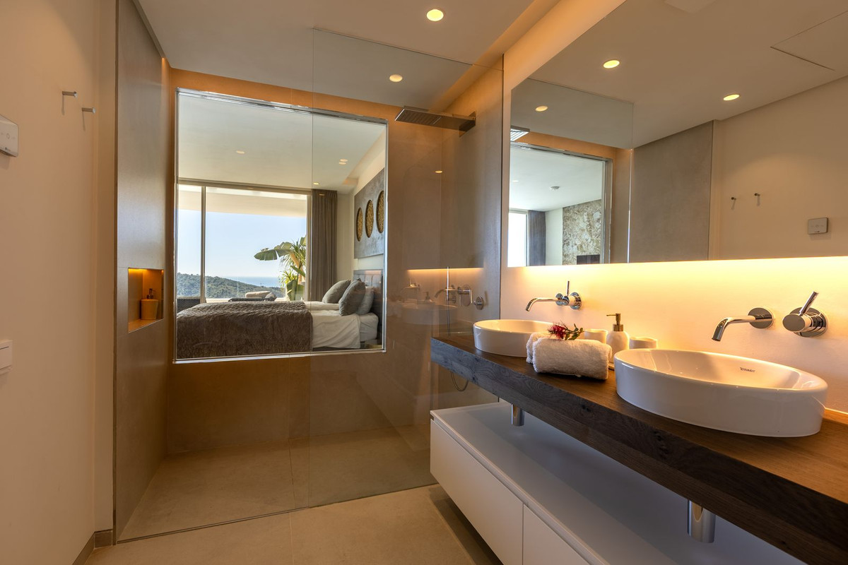 3 Bed Apartment for sale in Marbella Costa Del Sol, Málaga, Spain