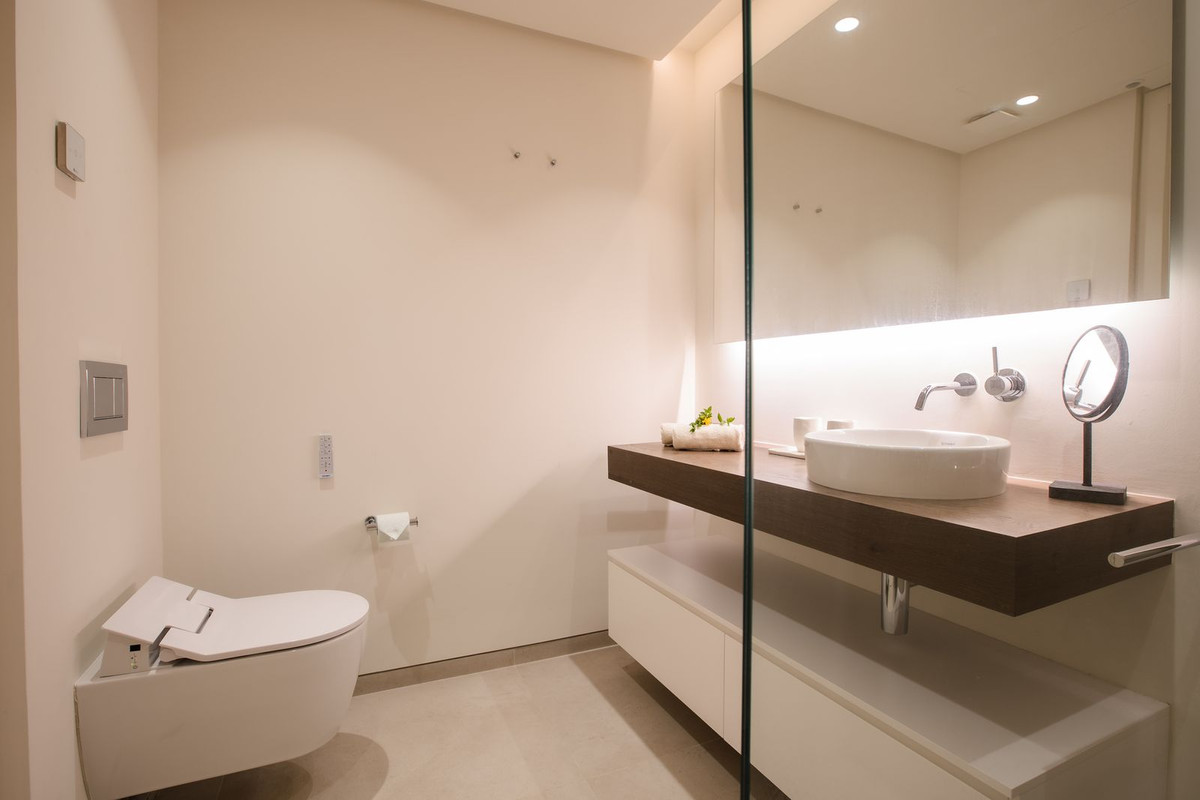 3 Bed Apartment for sale in Marbella Costa Del Sol, Málaga, Spain