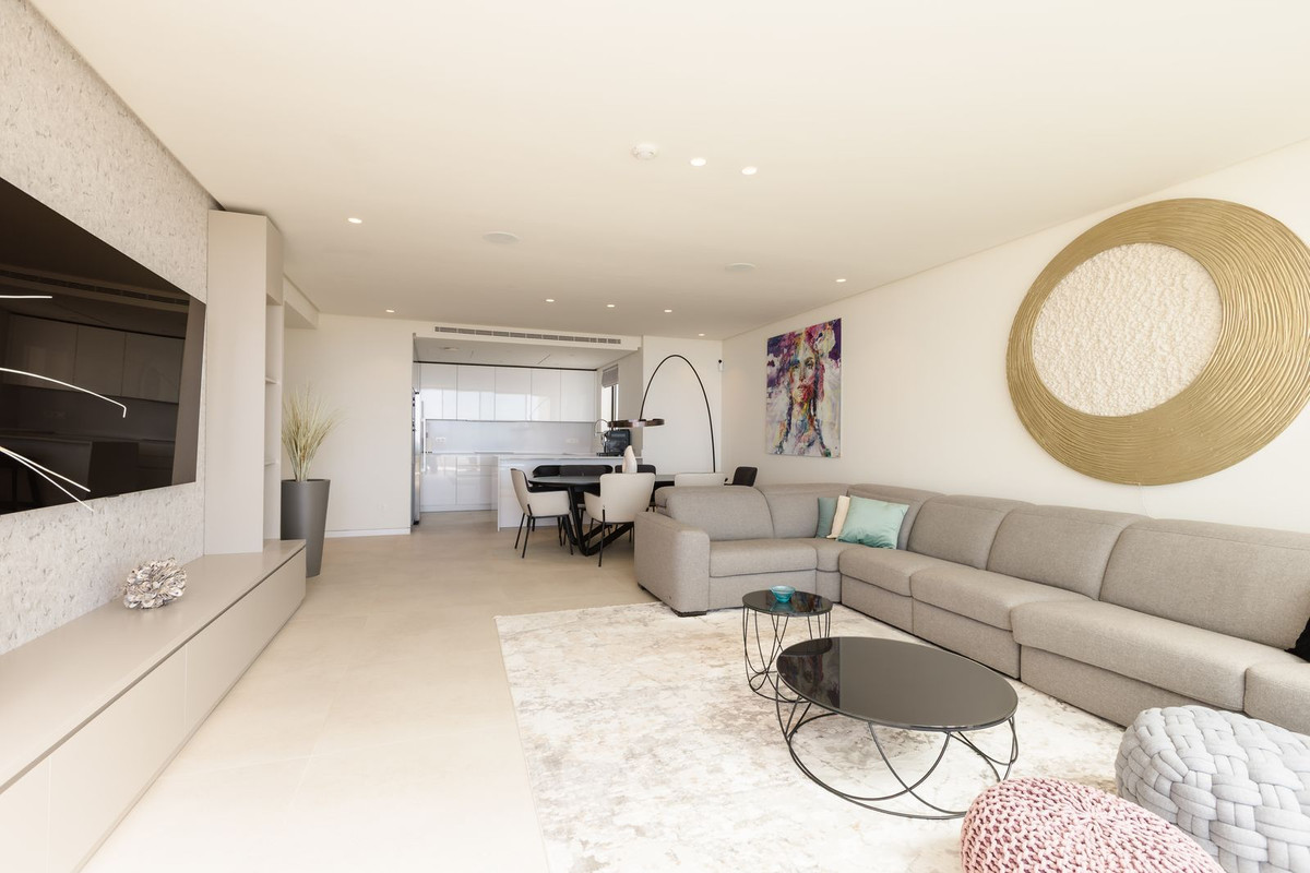 3 Bed Apartment for sale in Marbella Costa Del Sol, Málaga, Spain