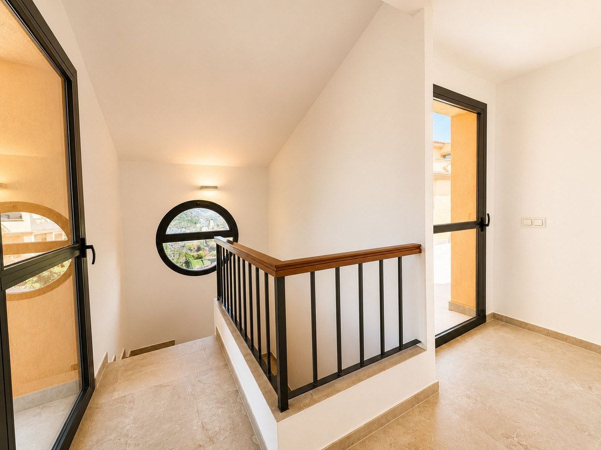 3 Bed Apartment for sale in Los Flamingos Costa Del Sol, Málaga, Spain