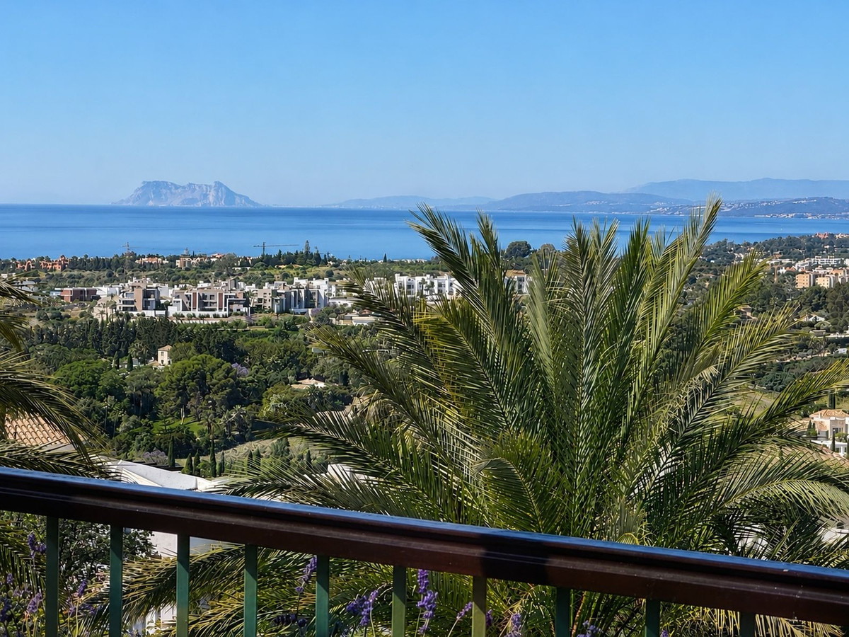 3 Bed Apartment for sale in Los Flamingos Costa Del Sol, Málaga, Spain