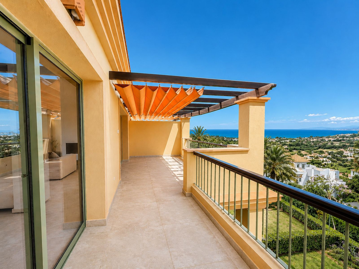 3 Bed Apartment for sale in Los Flamingos Costa Del Sol, Málaga, Spain