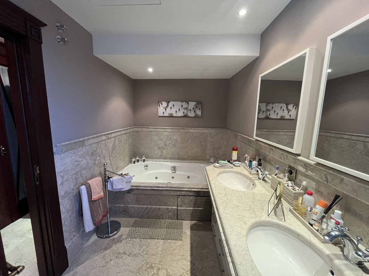 Se vende Apartamento Planta Baja de 3 dormitorios en Costa Del Sol, Málaga, España