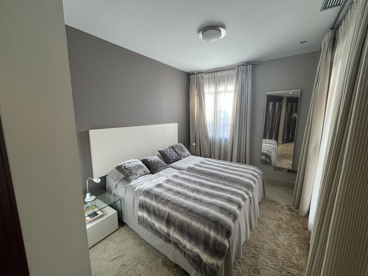 Se vende Apartamento Planta Baja de 3 dormitorios en Costa Del Sol, Málaga, España