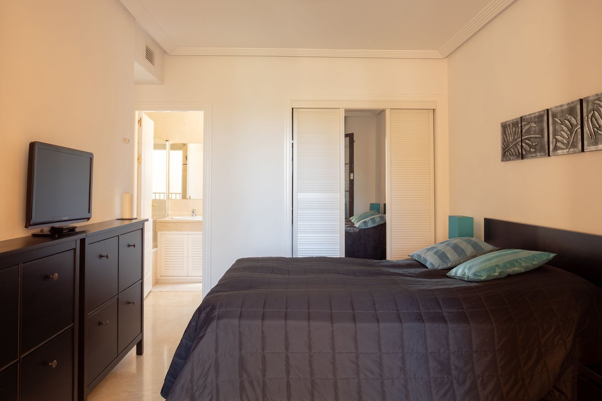 Se vende Apartamento Planta Media de 3 dormitorios en Costa Del Sol, Málaga, España