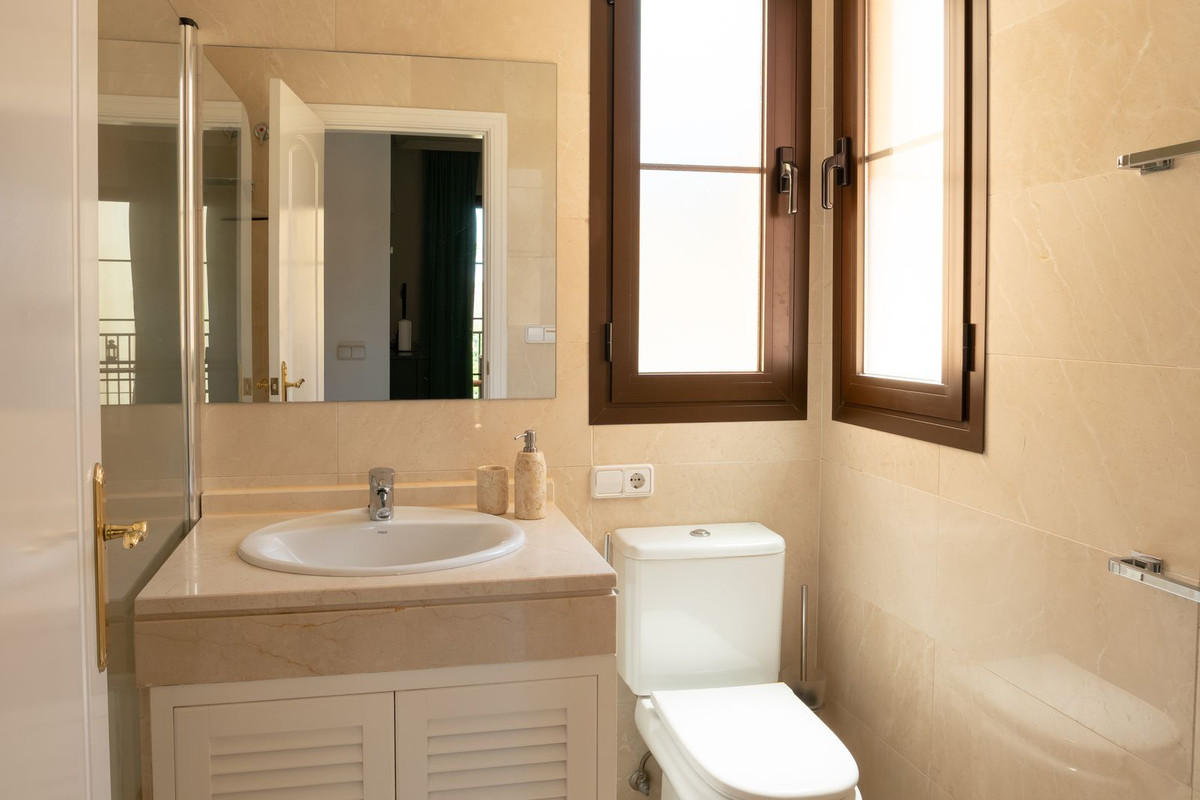 Se vende Apartamento Planta Media de 3 dormitorios en Costa Del Sol, Málaga, España