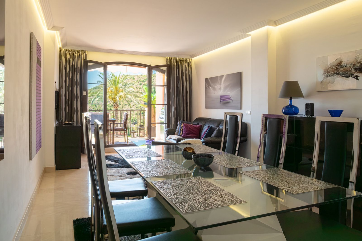 Se vende Apartamento Planta Media de 3 dormitorios en Costa Del Sol, Málaga, España