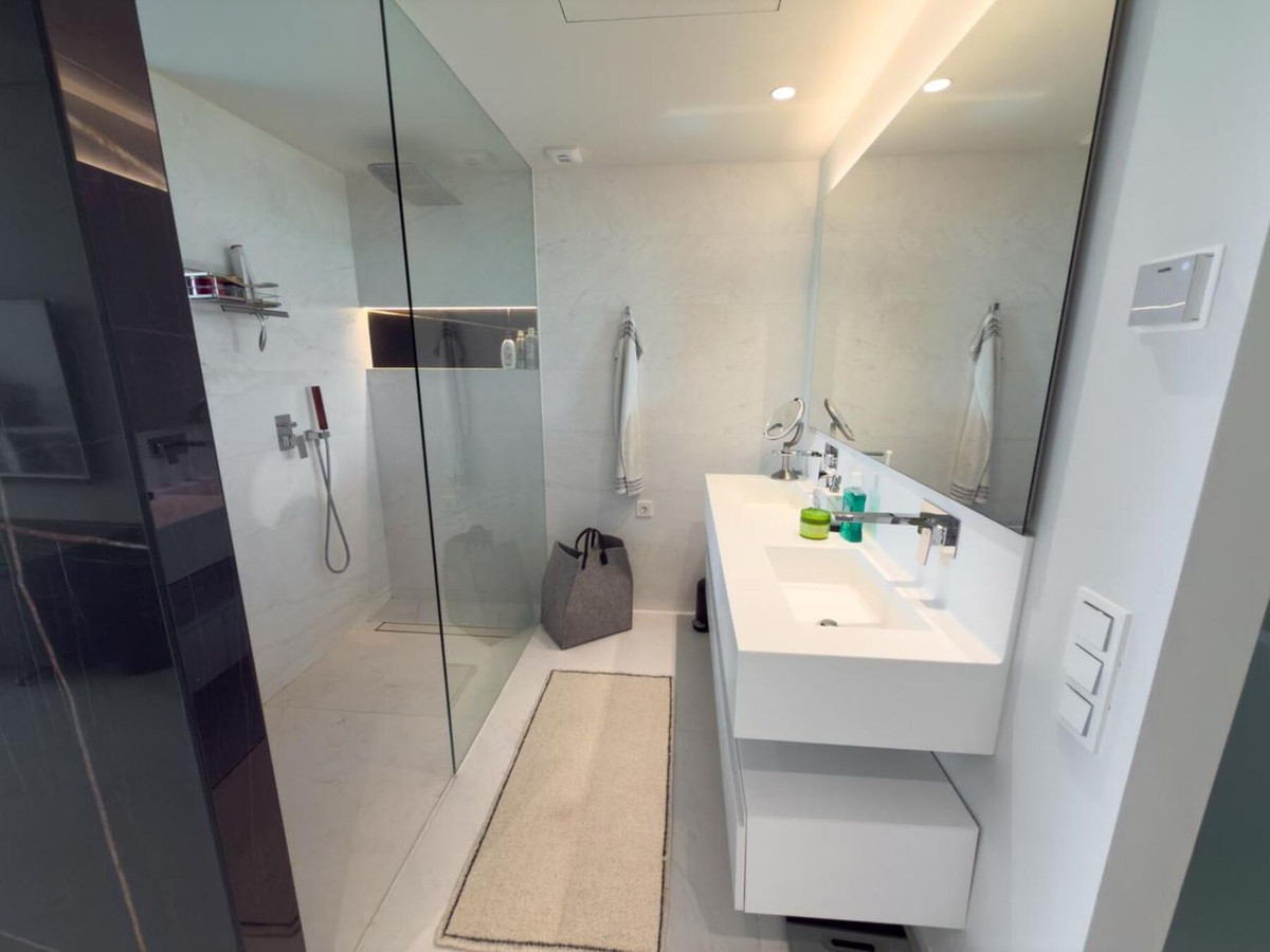 Se vende Apartamento Planta Baja de 3 dormitorios en Costa Del Sol, Málaga, España