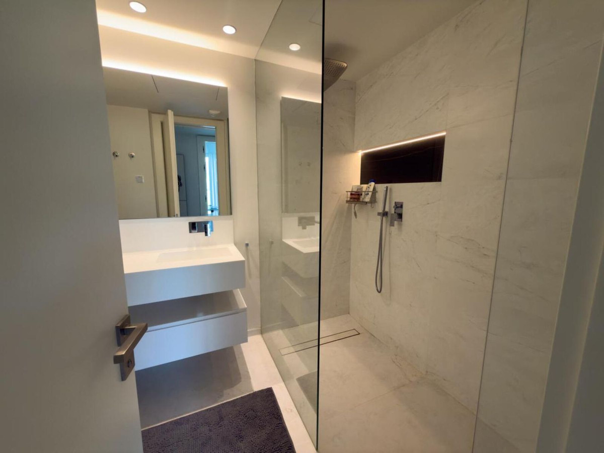 Se vende Apartamento Planta Baja de 3 dormitorios en Costa Del Sol, Málaga, España