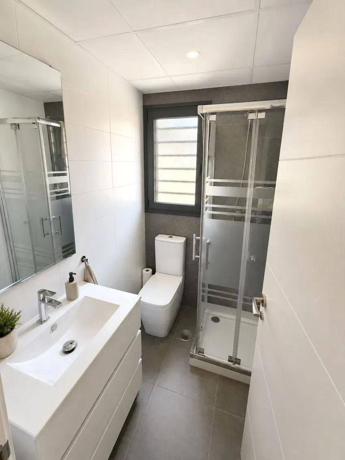 2 Bed Apartment for sale in El Pinillo Costa Del Sol, Málaga, Spain