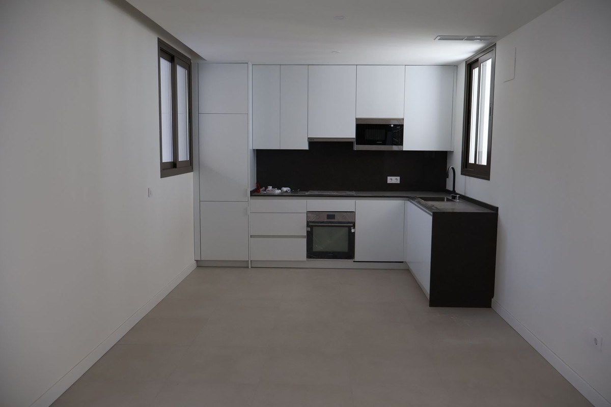 2 Bed Apartment for sale in Estepona Costa Del Sol, Málaga, Spain
