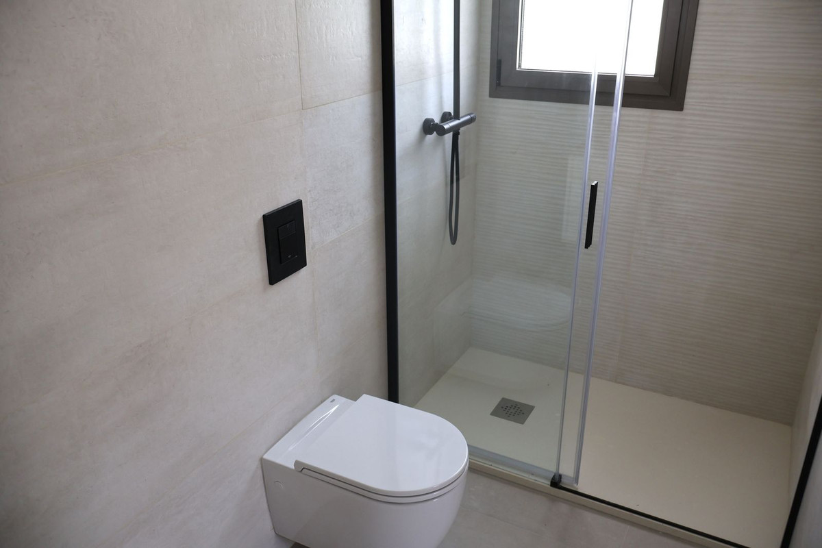 2 Bed Apartment for sale in Estepona Costa Del Sol, Málaga, Spain
