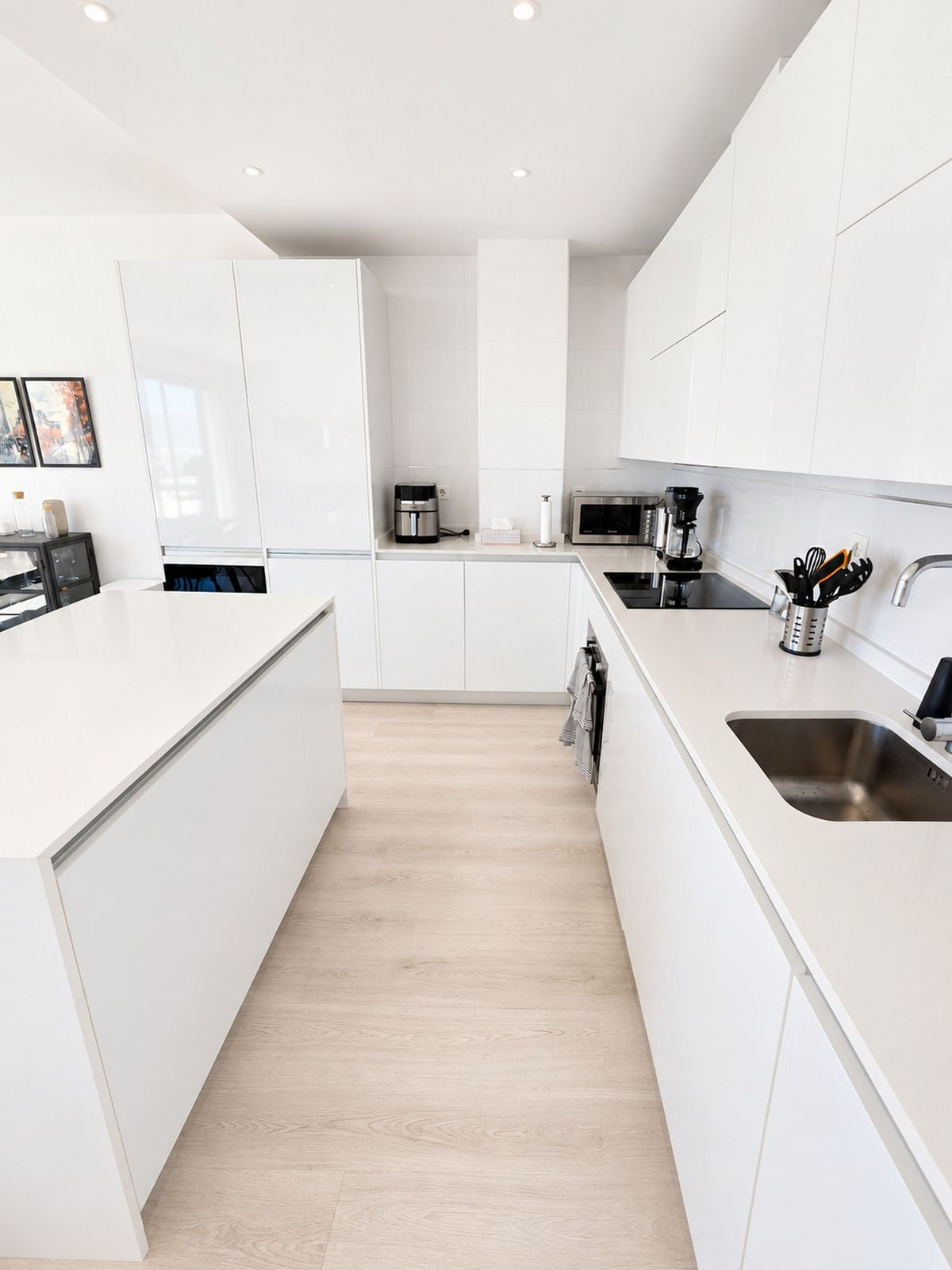 3 Bed Apartment for sale in Fuengirola Costa Del Sol, Málaga, Spain