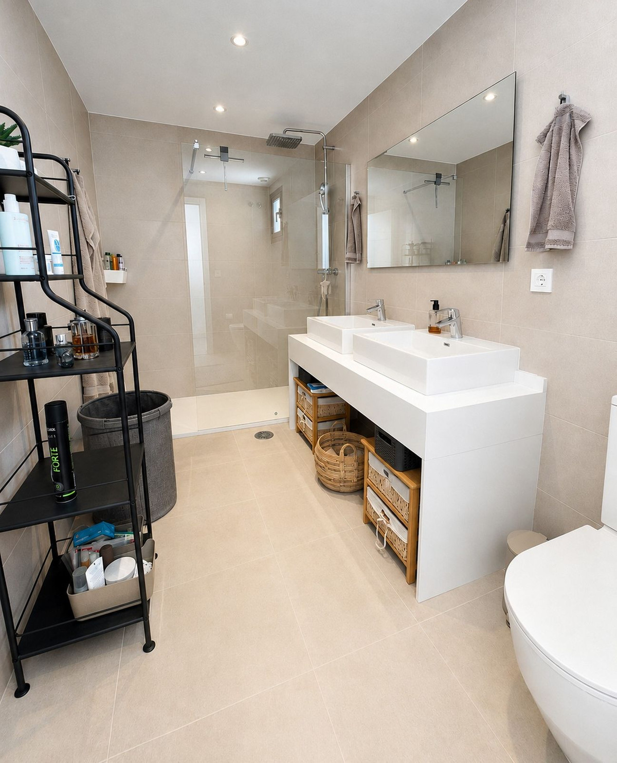 3 Bed Apartment for sale in Fuengirola Costa Del Sol, Málaga, Spain