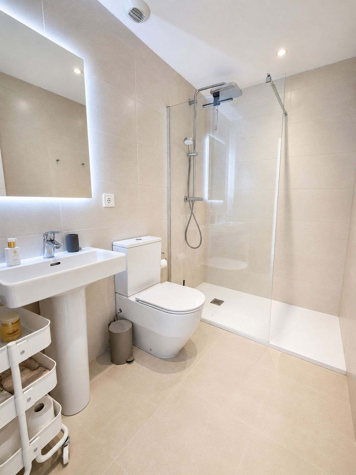 3 Bed Apartment for sale in Fuengirola Costa Del Sol, Málaga, Spain