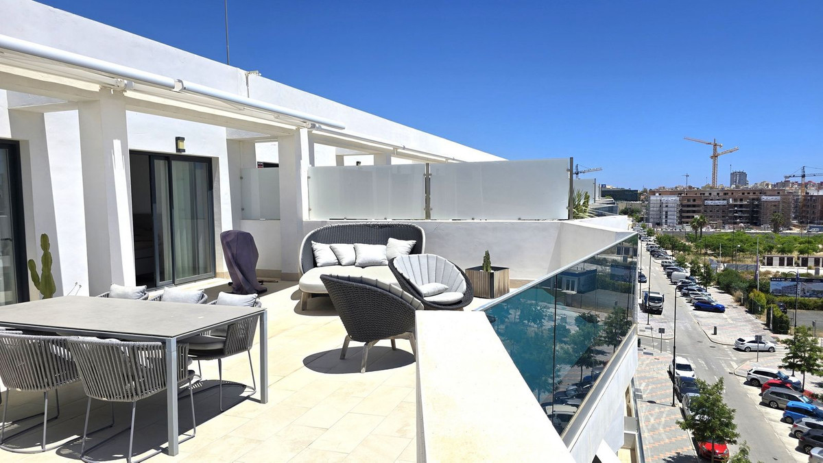 3 Bed Apartment for sale in Fuengirola Costa Del Sol, Málaga, Spain