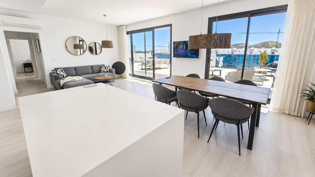 3 Bed Apartment for sale in Fuengirola Costa Del Sol, Málaga, Spain