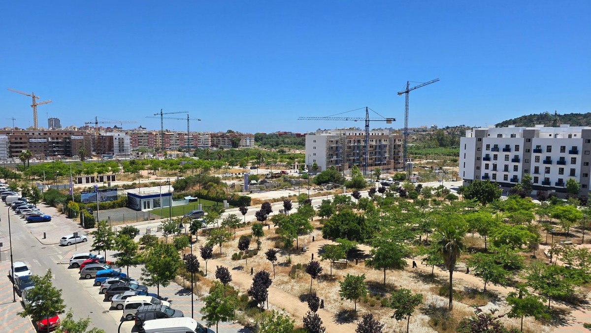 3 Bed Apartment for sale in Fuengirola Costa Del Sol, Málaga, Spain