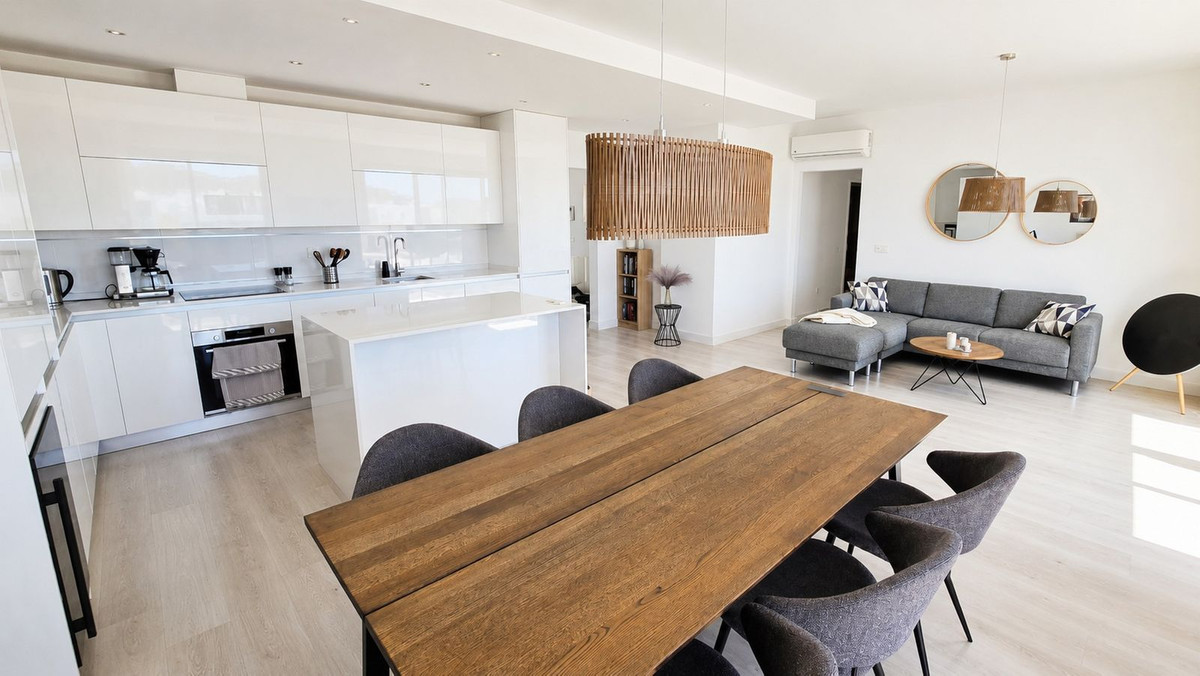 3 Bed Apartment for sale in Fuengirola Costa Del Sol, Málaga, Spain