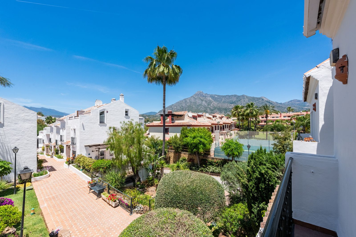 3 Bed Townhouse for sale in The Golden Mile Costa Del Sol, Málaga, Spain