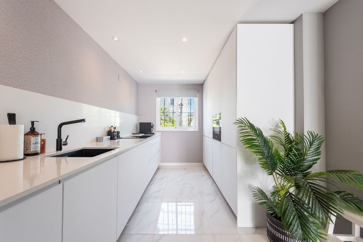 3 Bed Townhouse for sale in The Golden Mile Costa Del Sol, Málaga, Spain